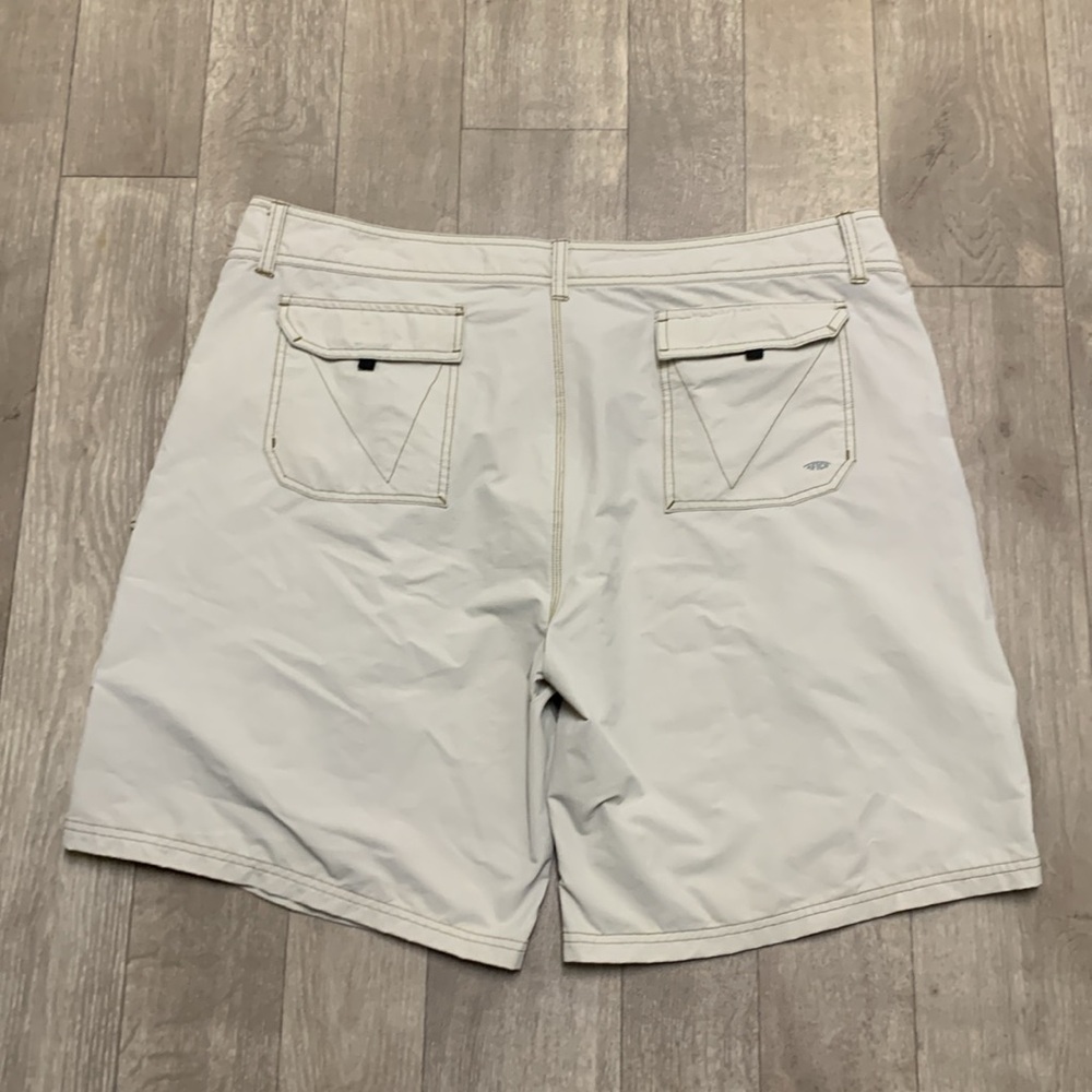 Mens AFTCO Stealth Fishing Cargo Shorts - Picture 2 of 9
